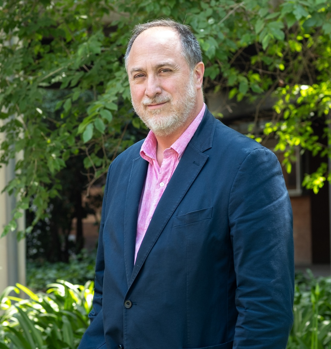 Roberto Gonzalez_director